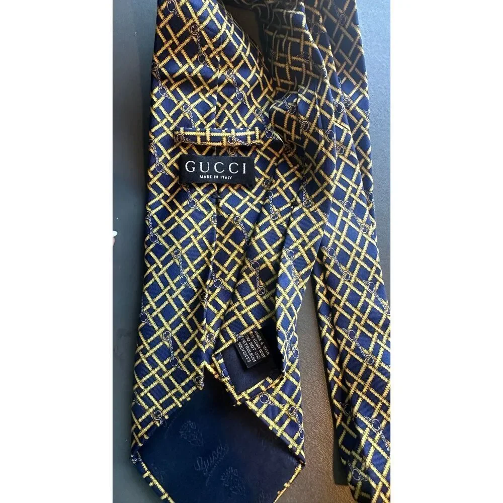 Authentic GUCCI Made In Italy Silk Navy & Yellow Iconic Horsebit Neck Tie